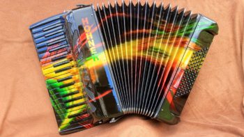 Permalink auf:Customized Accordion – The Hooters